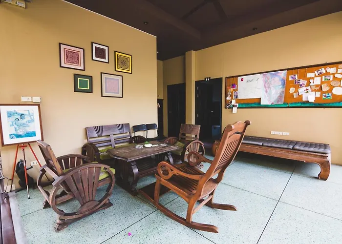 Hotel Feung Nakorn Balcony And Cafe