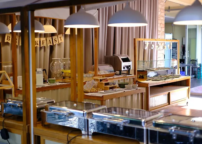 מלון Feung Nakorn Balcony And Cafe בנגקוק