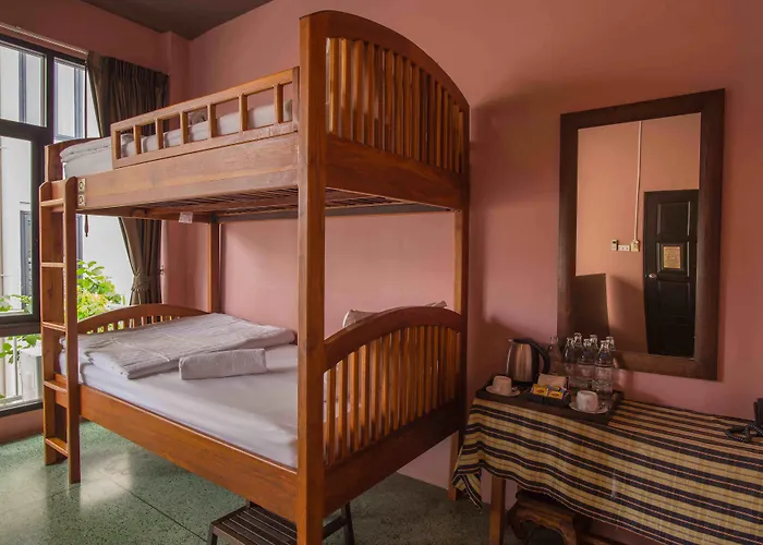 Hotel Feung Nakorn Balcony And Cafe