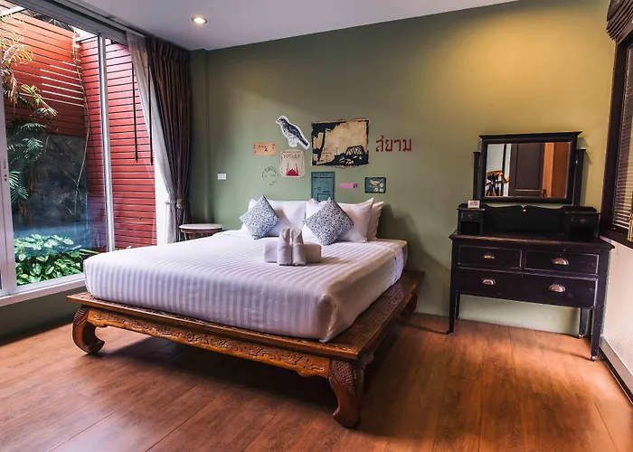 Feung Nakorn Balcony And Cafe Hotel 3*