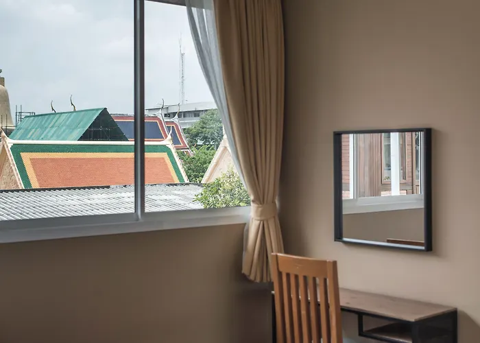 מלון Feung Nakorn Balcony And Cafe