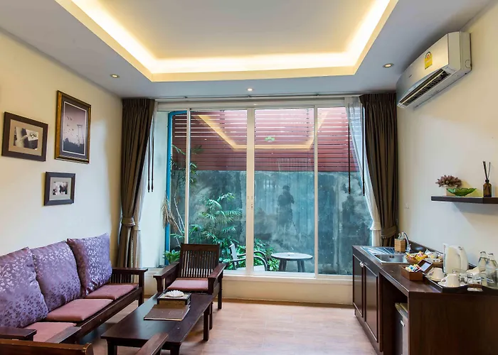 Hotel Feung Nakorn Balcony And Cafe