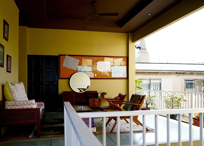 Feung Nakorn Balcony And Cafe 3*