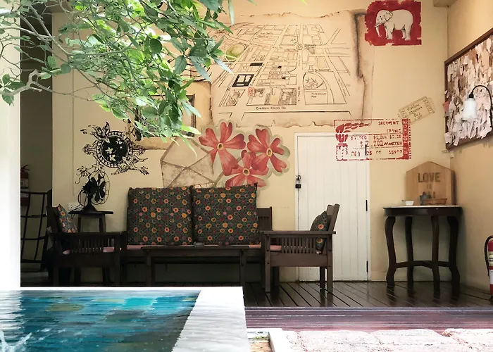 Feung Nakorn Balcony And Cafe Hotel 3*