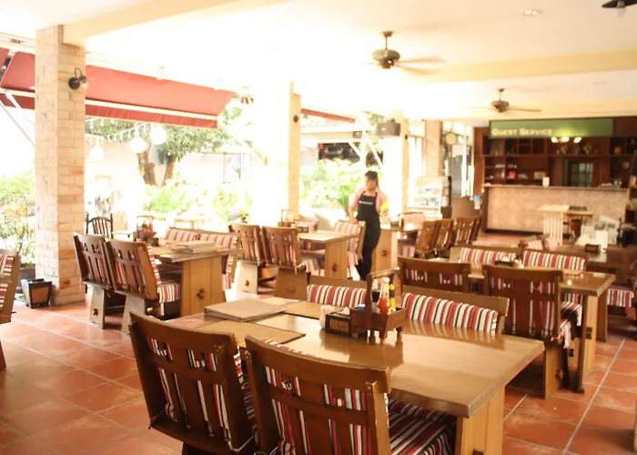 Feung Nakorn Balcony And Cafe 3*