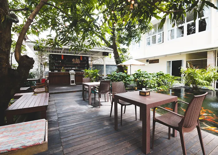 Feung Nakorn Balcony And Cafe 3*