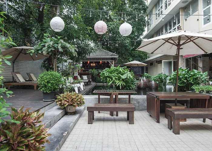 Hotel Feung Nakorn Balcony And Cafe