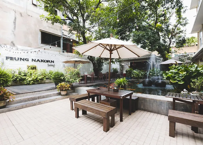 Feung Nakorn Balcony And Cafe מלון 3*