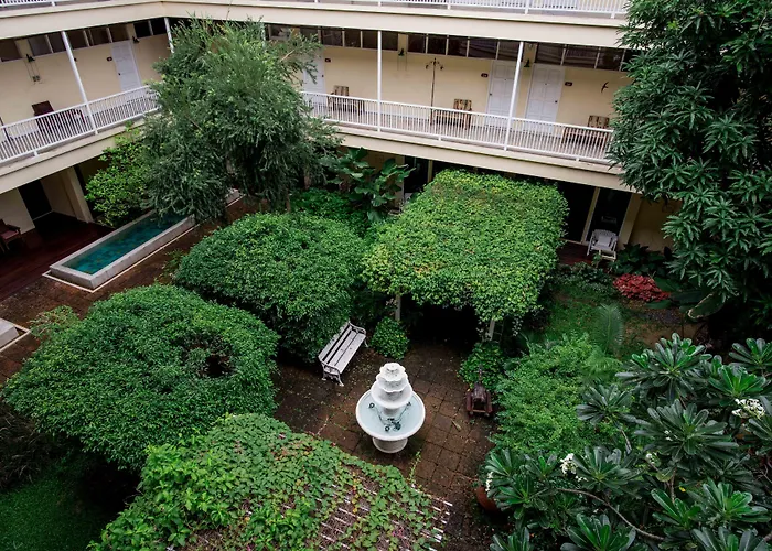 Feung Nakorn Balcony And Cafe 3*