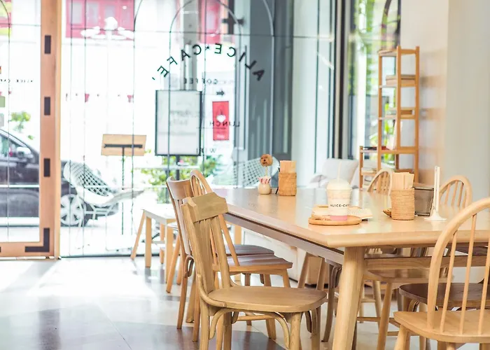 Feung Nakorn Balcony And Cafe Hotel Bangkok
